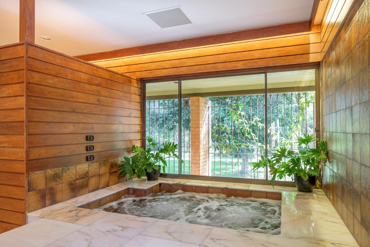 Spacious Hideaway Retreat, Brookfield, Brisbane Exterior foto